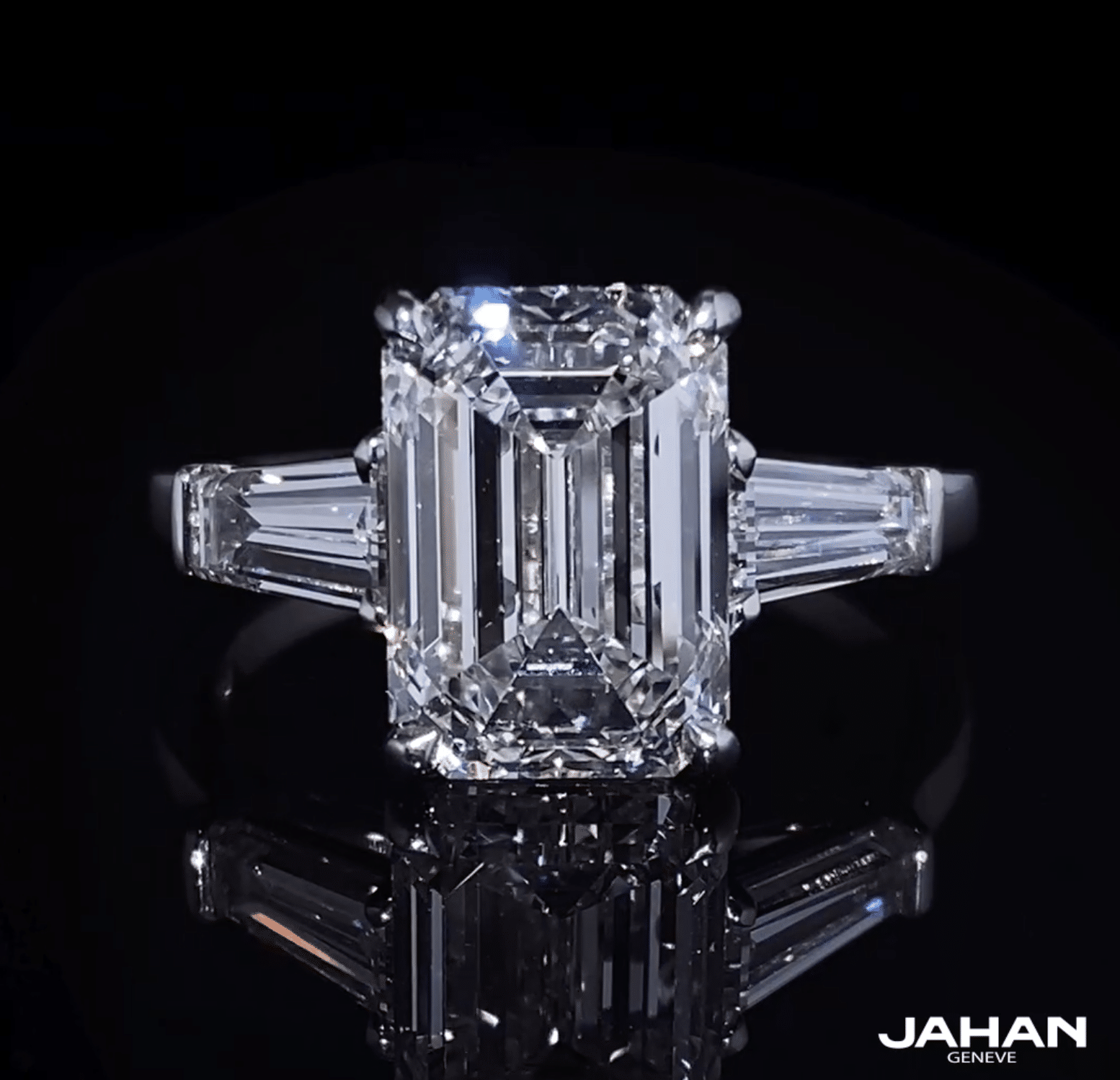 Exceptional Emerald cut Engagement ring Exceptional Emerald cut Engagement ring