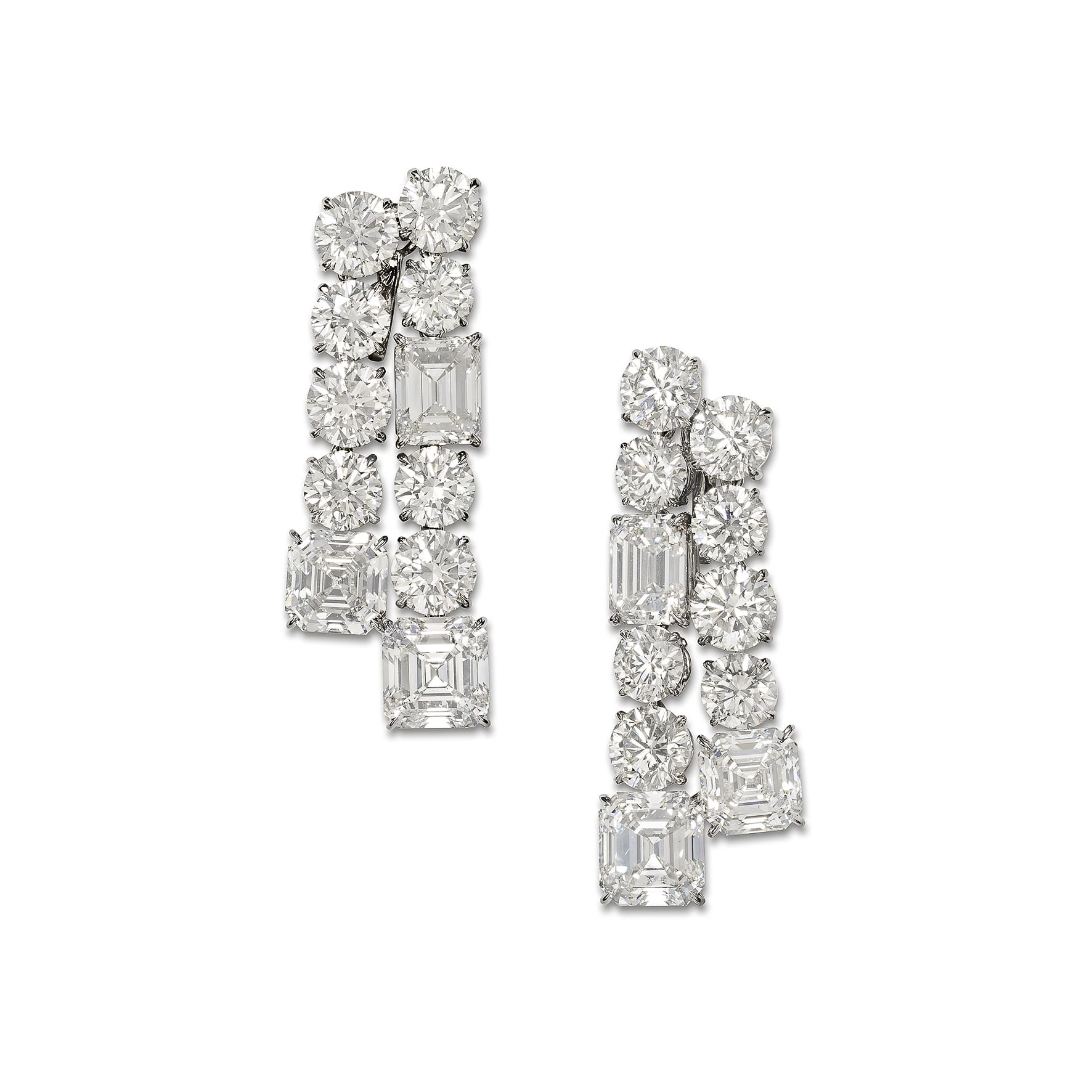 Important Diamond Earrings 3023654 EMC ii